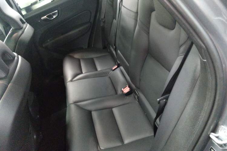 Used Volvo XC60 2019 T5 4x4 Smart Edition China VI Standard