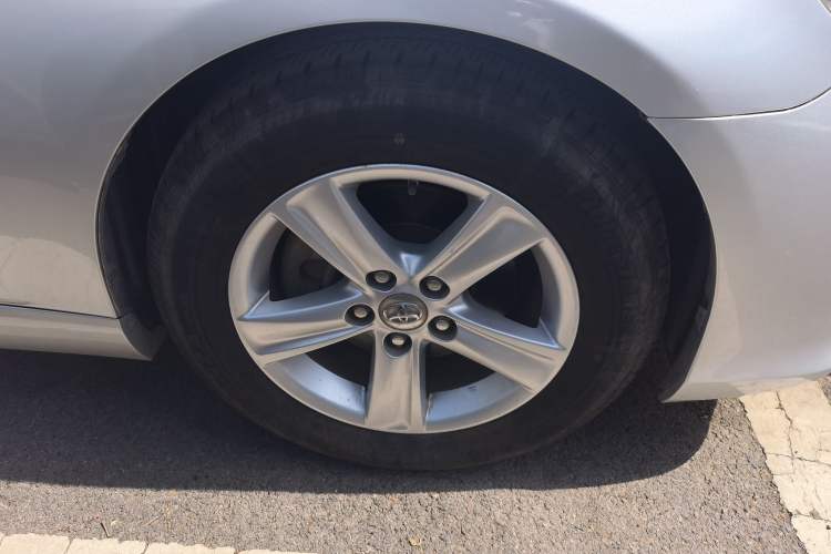 Used Toyota Reiz 2010 2.5V Fengdu Elite Edition Right Front Wheel Hub