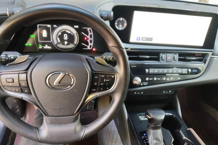 Used Lexus ES 2022 300h Deluxe Edition Audio And AC Panel