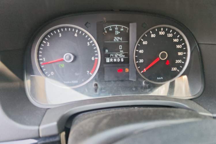 Used Volkswagen Lavida 2011 2.0L Automatic Premium Edition Odometer Close Up