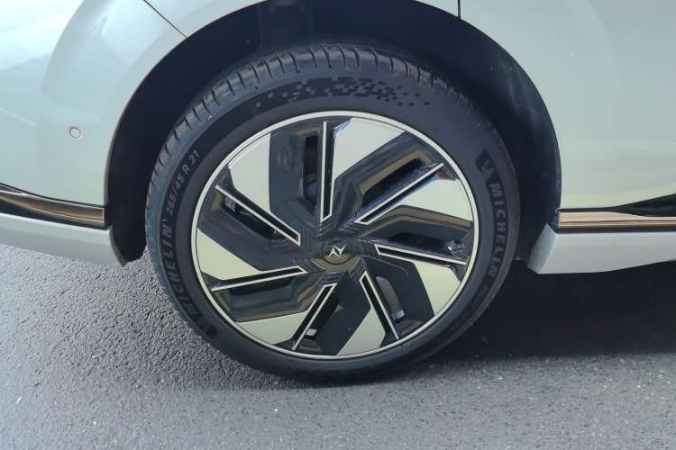 Used Dongfeng eπ eπ008 2025 210 Ultra Range-Extended Version 5 Seats