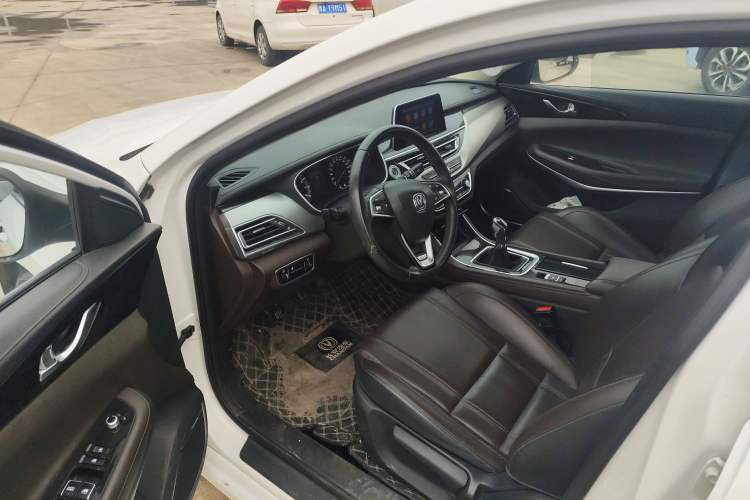 Used Changan Raeton CC 2018 1.5T Manual Elegant Starry Edition China V Standard
