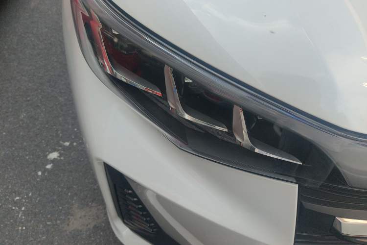 Used GAC Trumpchi M6 2023 PRO 270T DCT Luxury Edition Right Front Headlight