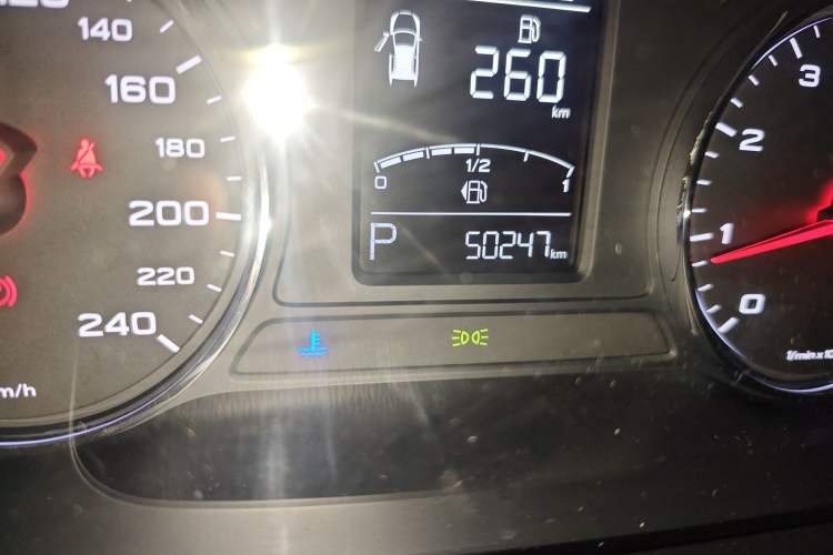 Used Roewe RX5 2016 20T Two-Wheel Drive Automatic Internet Smart Edition Odometer Close Up