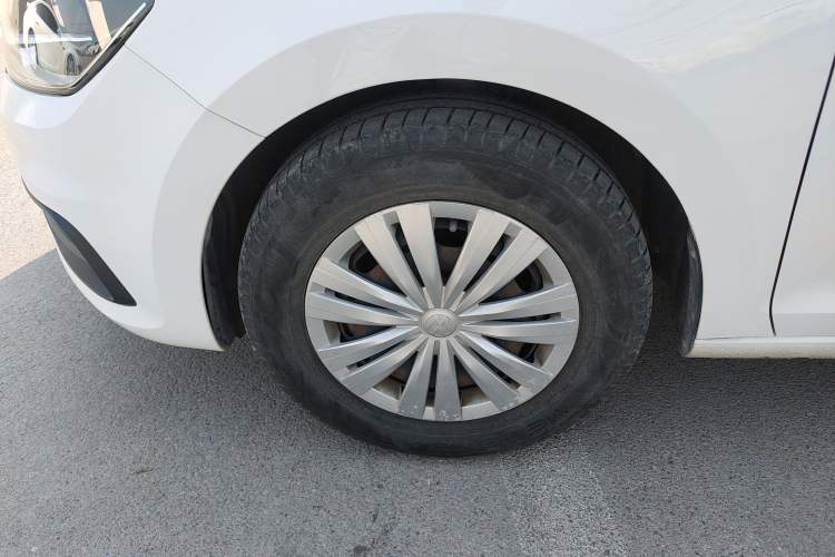 Used Volkswagen Santana 2019 1.5L Manual Fashion Edition China VI Standard Left Front Wheel Hub