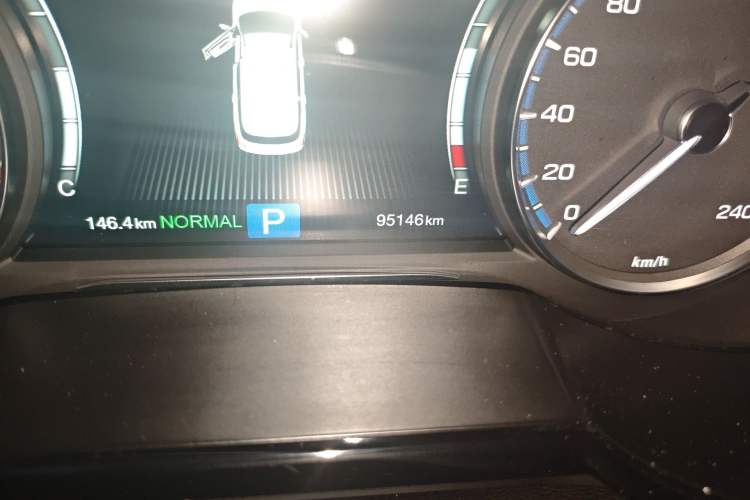 Used GAC Trumpchi GS8 2017 320T Two-Wheel Drive Luxury Smart Connectivity Version (7 Seats) Odometer Close Up