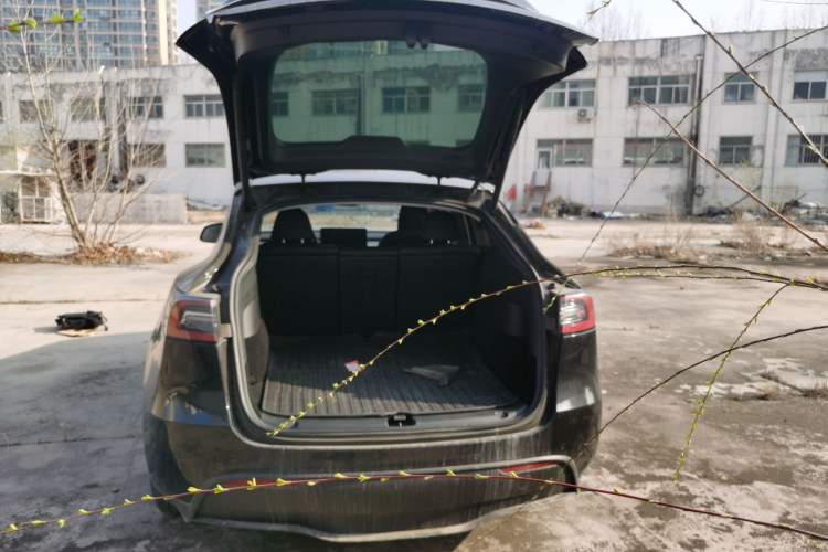 Used Tesla Model Y 2023 Rear-Wheel-Drive Version Trunk