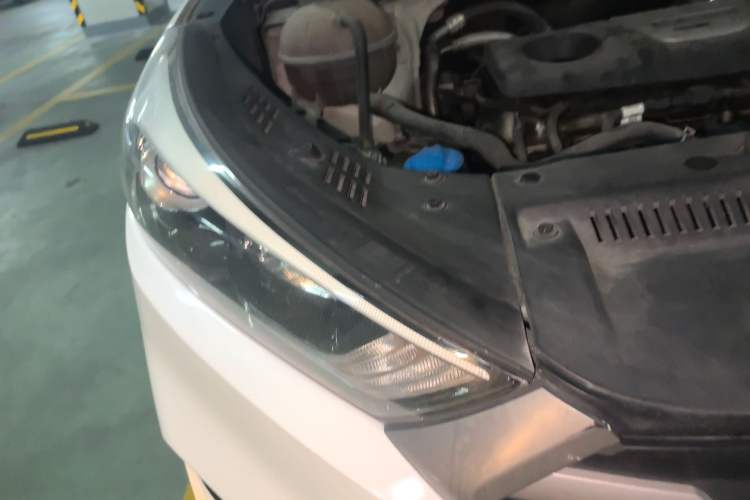 Used Hyundai Tucson 2015 1.6T Dual-Clutch Two-Wheel-Drive Smart Model Right Front Headlight