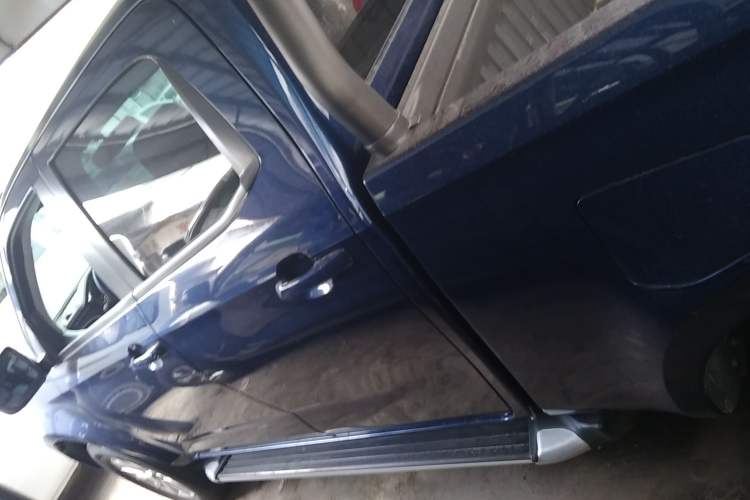 Used Isuzu D-MAX 2023 2.5T Automatic 4x4 Diesel Flagship Long Wheelbase Model
