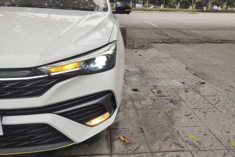 Used Roewe i5 2021 Revised Version 1.5L CVT Diamond Edition