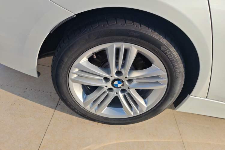 Used BMW 3 Series 2016 320Li Ambition Model
