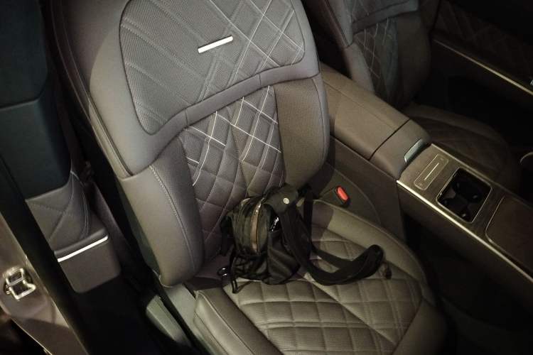 Used Nio ET9 2025 100 kWh Right Front Seat