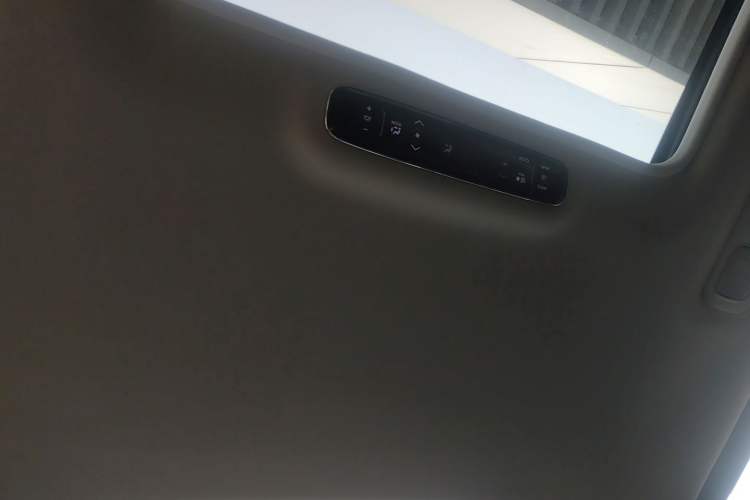 Used Honda Elysion 2022 2.0L eHEV Luxury Edition
