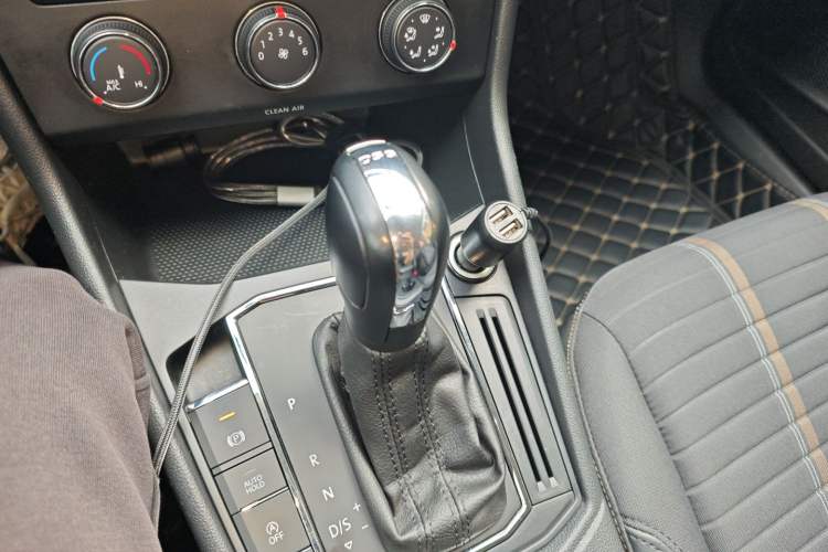 Used Volkswagen Lavida 2019 280TSI DSG Comfort Edition China VI standard Gear Lever