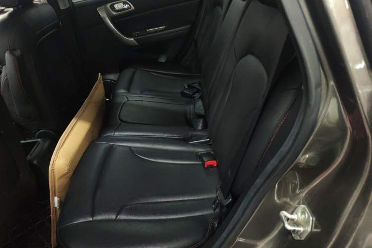 Used Haval H6 2014 Upgraded Model 1.5T Manual Two-Wheel Drive Elite Version Left Rear Seat