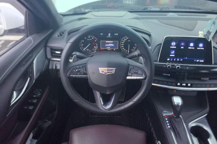 Used Cadillac CT4 2022 28T Prestige Edition Steering Wheel