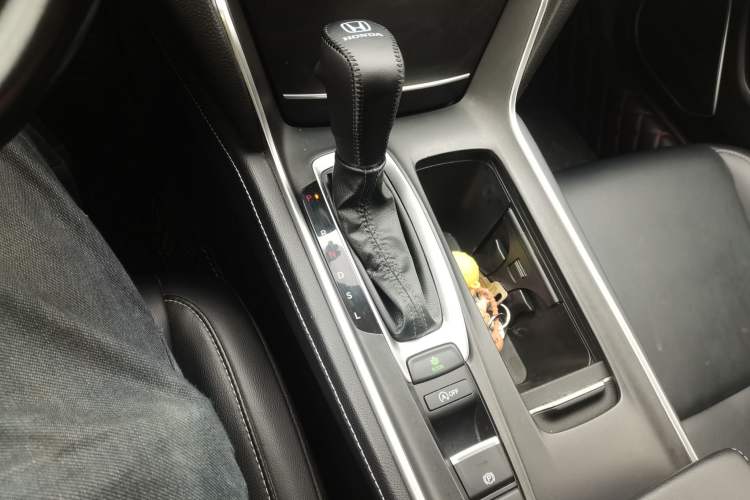 Used Honda Inspire 2019 260TURBO Elegant Edition China VI Emission Standard Gear Lever