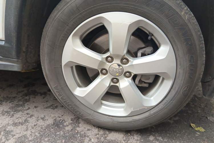 Used Jeep Compass 2017 200T Automatic Family Edition
