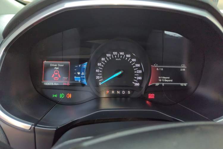 Used Ford Edge 2016 EcoBoost 245 Two-Wheel-Drive Titanium 7-Seater
