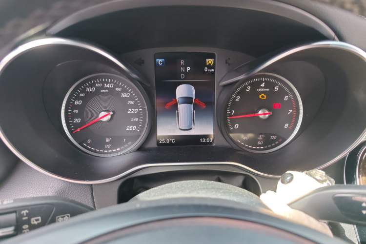 Used Mercedes-Benz GLC 2018 GLC 260 4MATIC Luxury Model
