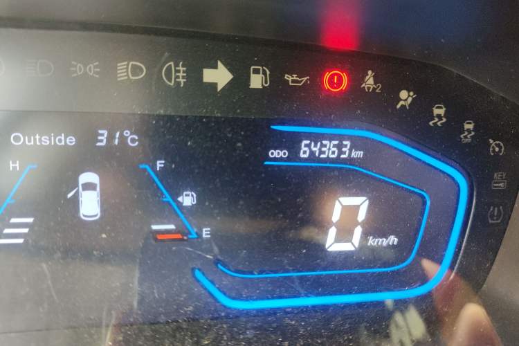 Used CHANGAN OSHAN A800 2017 1.6L Manual Luxury Model Odometer Close Up