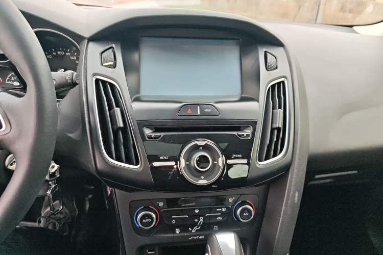 Used Ford Focus 2015 Hatchback 1.6L Automatic Fashion Edition