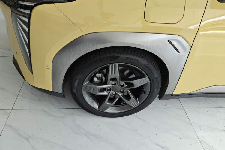 Used AION Y 2022 Plus 70 Tech Edition