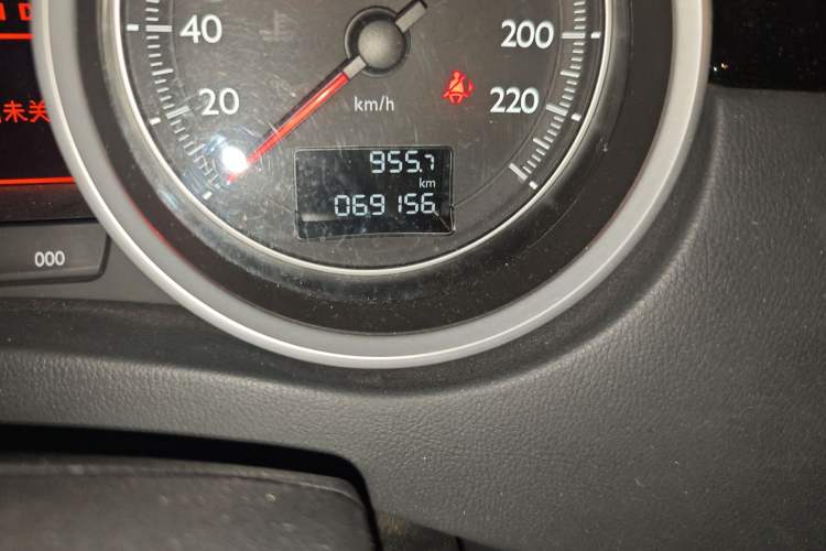 Used Peugeot 508 2015 1.6THP Automatic Prestige Edition Odometer Close Up