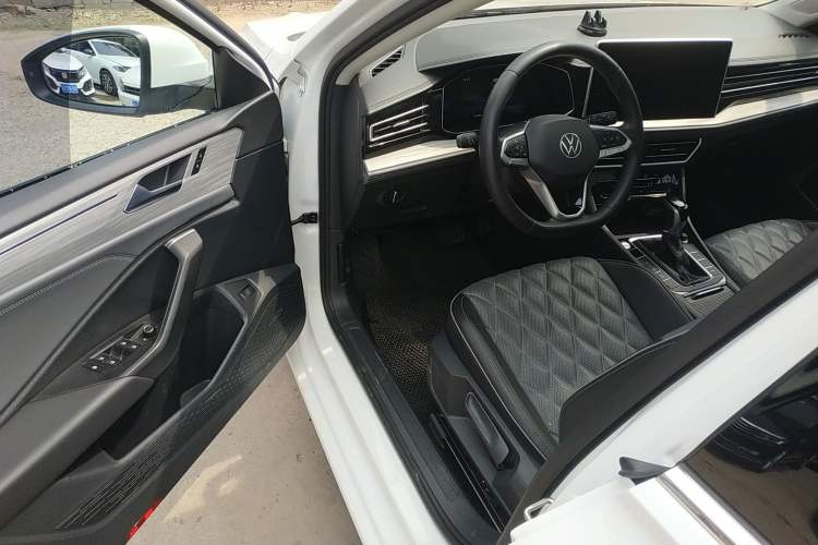 Used Volkswagen Sagitar 2023 200TSI DSG Excellence Edition Driver Seat