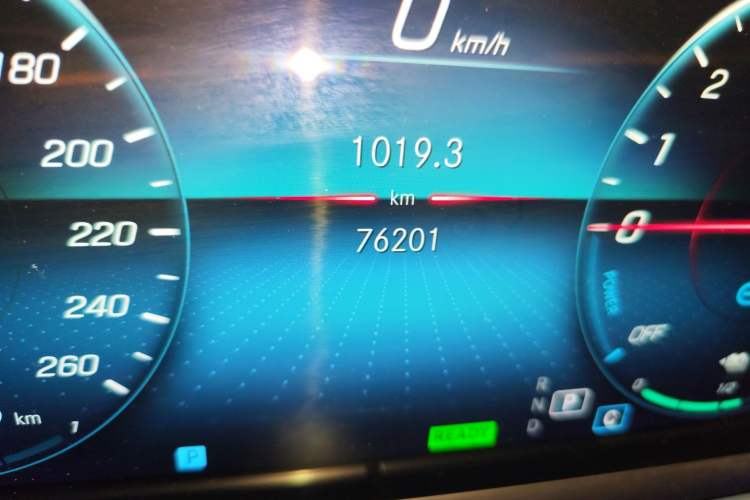 Used Mercedes-Benz E-Class New Energy 2022 Facelift E 350 e L Plug-in Hybrid Sedan Odometer Close Up