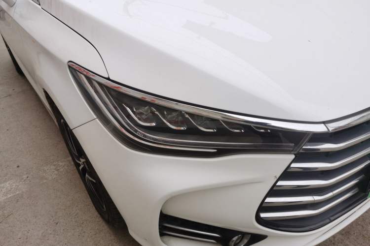 Used BYD Song MAX 2017 1.5T Automatic Smart Connect Elite 7-Seater Right Front Headlight