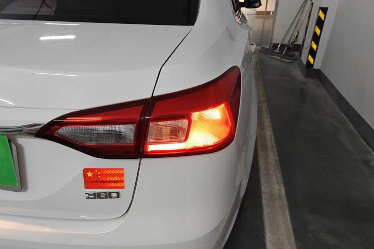 Used Roewe 360 2015 1.5L Automatic Luxury Edition
