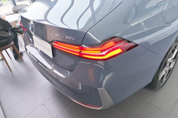 Used BMW i5 2024 eDrive 35L Prestige Luxury Package Right Rear Taillight
