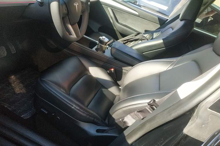 Used Tesla Model Y 2023 Rear-Wheel-Drive Version
