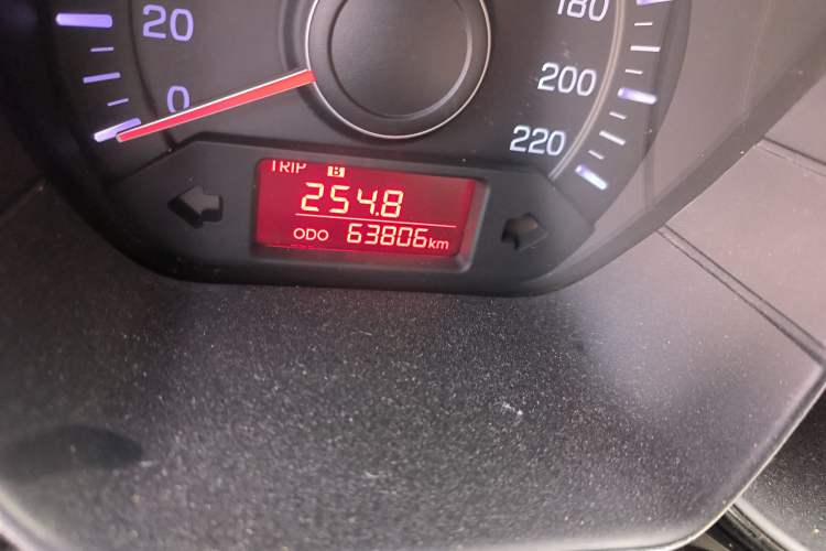 Used Kia K2 2012 Sedan 1.4L MT GLS Commemorative Edition