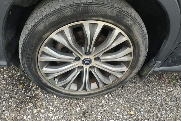 Used BYD Song Pro New Energy 2019 DM 1.5T Four-Wheel Drive Performance Edition Deluxe Model Left Front Wheel Hub