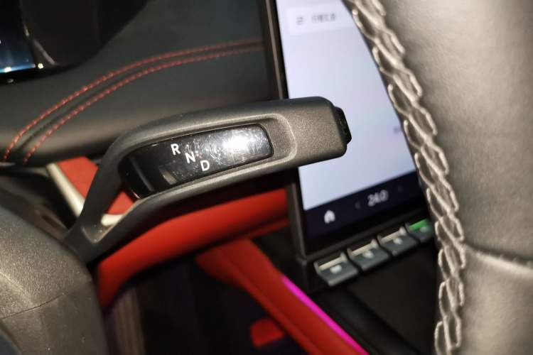 Used Xiaomi Auto SU7 2024 Four-Wheel Drive Ultra-Long Range Advanced Intelligent Driving Max Edition