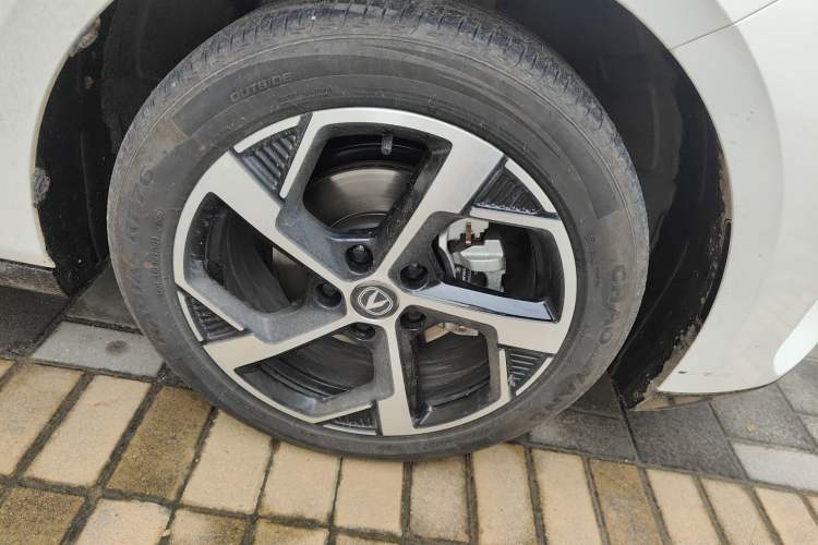 Used CHANGAN Eado 2026 Model, Fourth Generation, 1.5T 500Bar Enjoyment Edition Right Front Wheel Hub