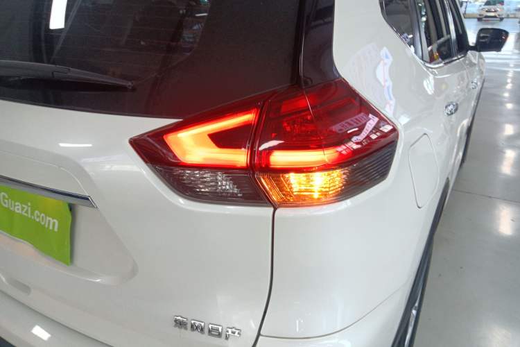 Used Nissan X-Trail 2022 2.0L Two-Wheel Drive Smart Connect & Comfort Edition