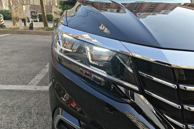 Used Volkswagen Passat 2021 280TSI Business Edition Right Front Headlight