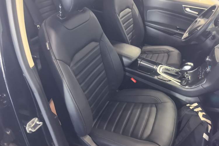 Used Ford Edge 2018 EcoBoost 245 Two-Wheel-Drive Titanium 7-Seater China V Standard Right Front Seat