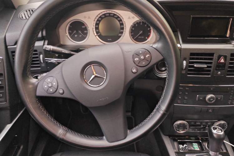 Used Mercedes-Benz GLK-Class 2011 GLK 300 4MATIC Fashion Model Steering Wheel