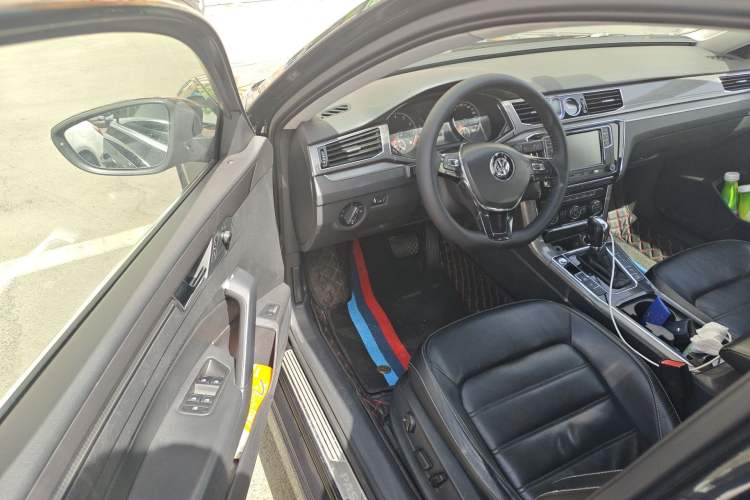 Used Volkswagen Passat 2017 330TSI DSG Luxury Edition Driver Seat