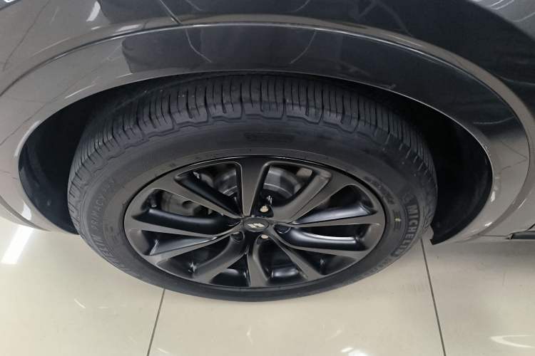 Used Li Auto ONE 2020 Extended-Range 6-Seater Version Left Front Wheel Hub