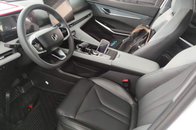 Used CHANGAN CS75 PLUS 2026 Model, Smart Champion Edition 1.5T New Blue Whale Smart Navigation Version