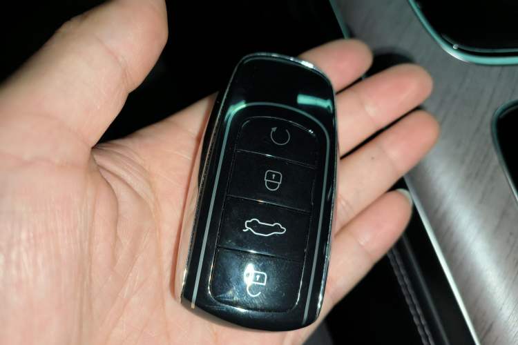 Used Chery Tiggo 9 C-DM 2025 1.5T 106KM Ultra-Comfort Edition 5 Seats Lithium-NMC Vehicle Key