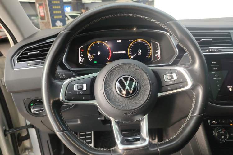 Used Volkswagen Tiguan L 2021 330TSI Automatic Two-Wheel Drive R-Line Enhanced Edition Steering Wheel