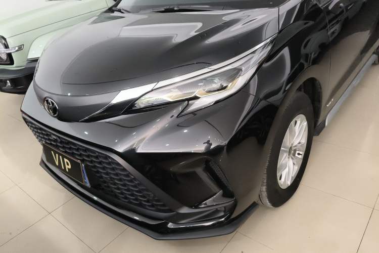 Used Toyota Granvia 2024 2.5L Hybrid Comfort Edition
