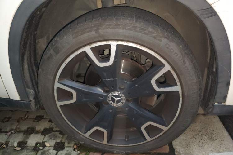 Used Mercedes-Benz GLA 2018 GLA 220 4MATIC Sport Edition Right Front Wheel Hub