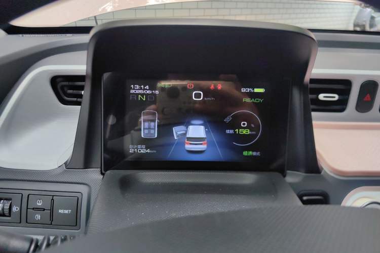 Used Wuling Hongguang MINIEV 2022 Macaron Premium Model – Lithium Iron Phosphate